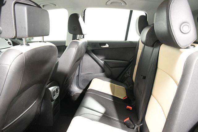2016 Volkswagen Tiguan S photo