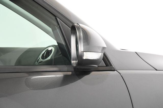 2016 Volkswagen Tiguan S photo