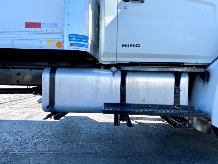 2008 Hino 268 Box Truck photo