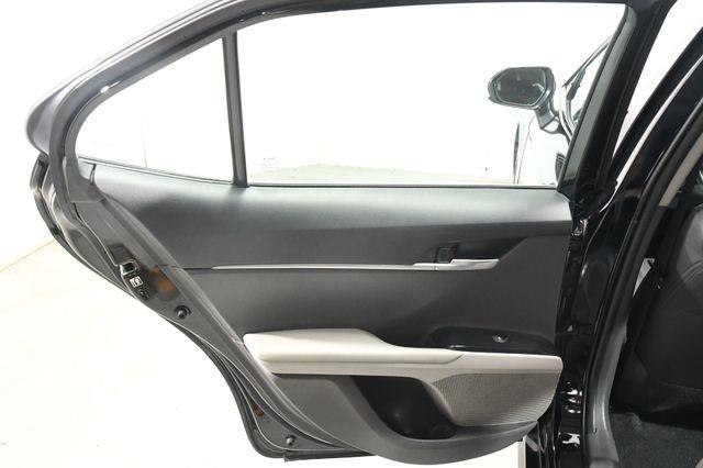 2018 Toyota Camry LE photo