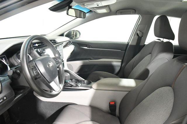 2018 Toyota Camry LE photo
