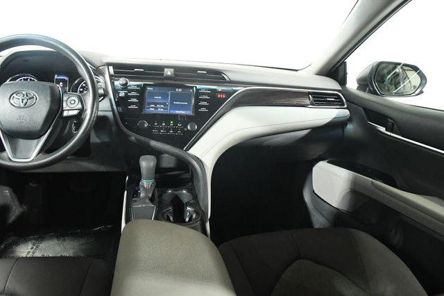 2018 Toyota Camry LE photo