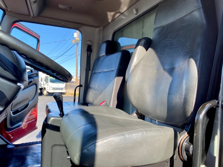 2013 Hino 258/268 truck photo