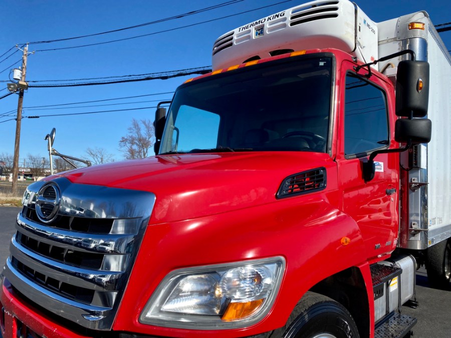 2013 Hino 258/268 truck photo