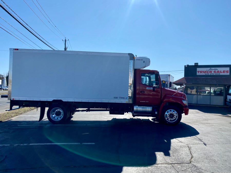 2013 Hino 258/268 truck photo