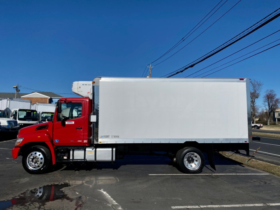 2013 Hino 258/268 truck photo