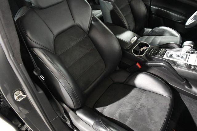 2014 Porsche Cayenne GTS photo