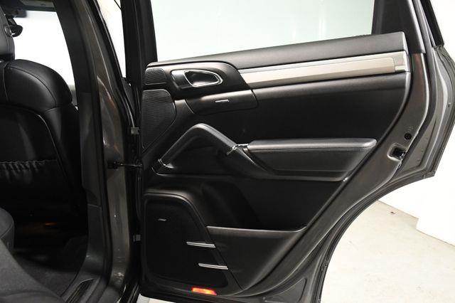 2014 Porsche Cayenne GTS photo