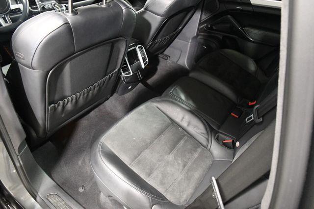 2014 Porsche Cayenne GTS photo