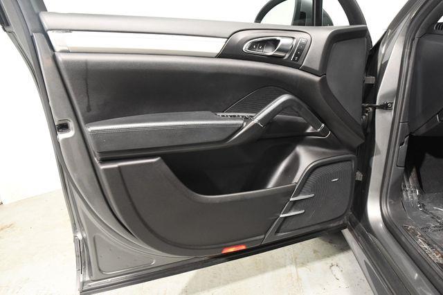 2014 Porsche Cayenne GTS photo