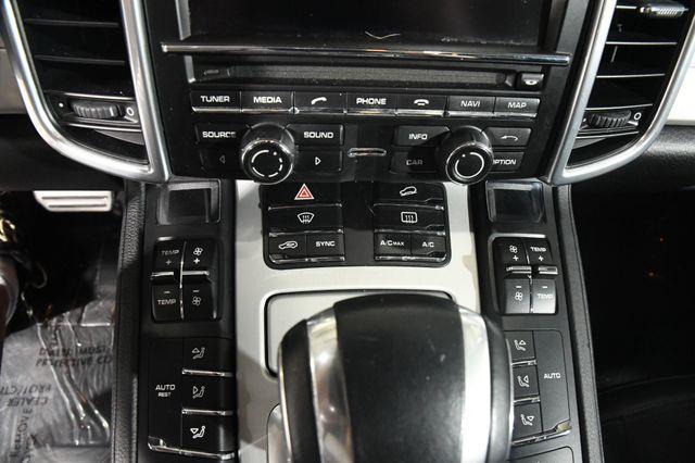 2014 Porsche Cayenne GTS photo