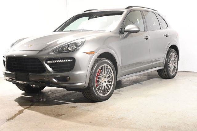 2014 Porsche Cayenne GTS photo