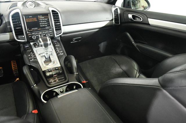 2014 Porsche Cayenne GTS photo