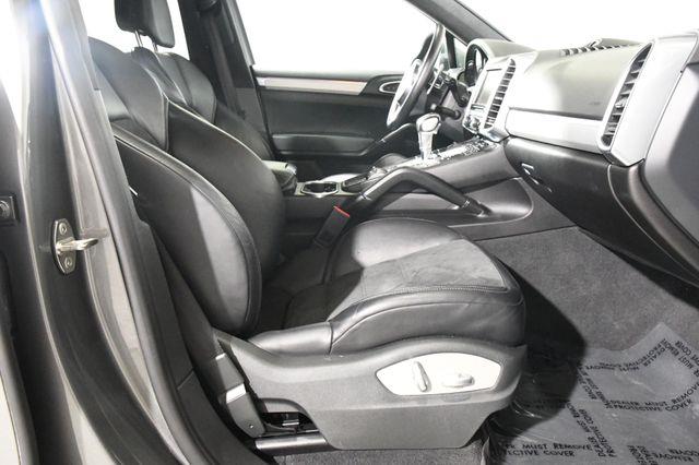 2014 Porsche Cayenne GTS photo