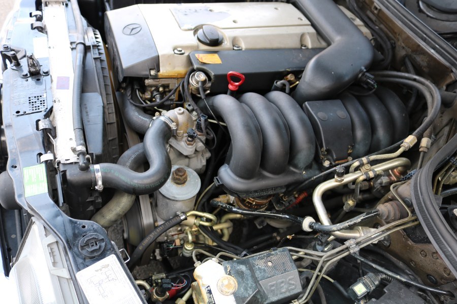 1995 Mercedes-Benz E-Class E320 photo