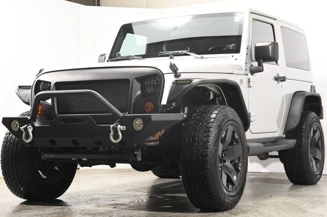 The 2012 Jeep Wrangler Sahara photos