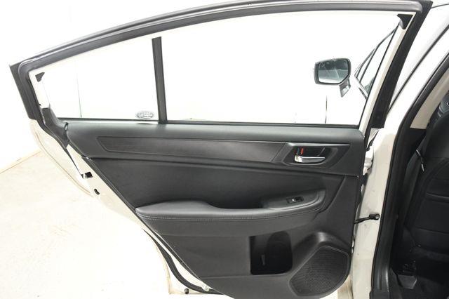2016 Subaru Legacy 2.5i Limited w/ Eye Sight/ Nav photo