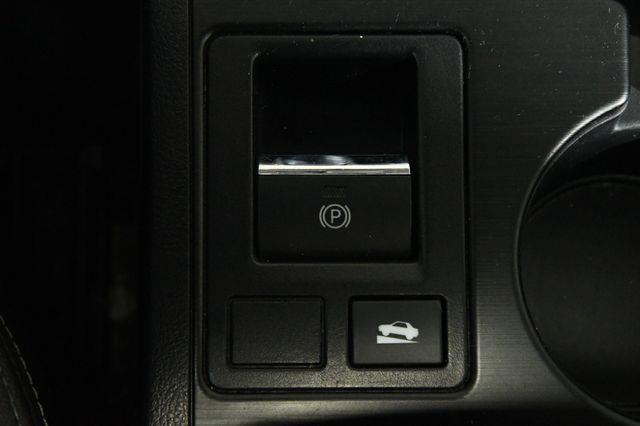 2016 Subaru Legacy 2.5i Limited w/ Eye Sight/ Nav photo