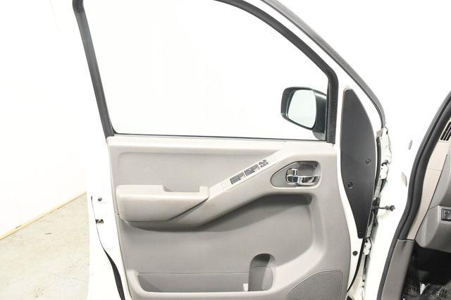 2014 Nissan Frontier SV photo