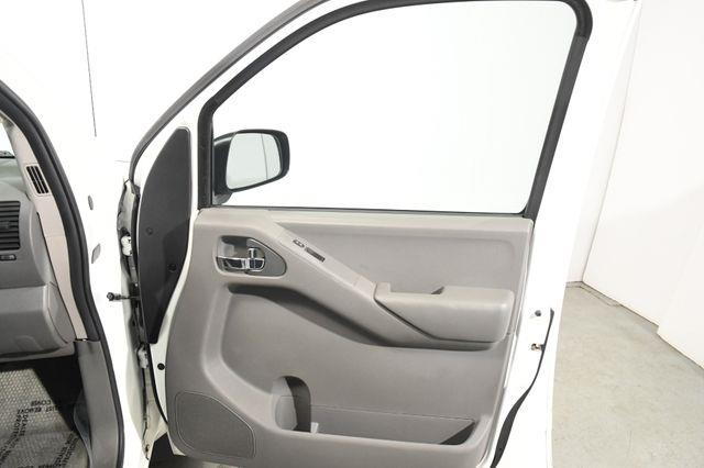 2014 Nissan Frontier SV photo