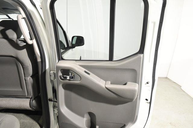 2014 Nissan Frontier SV photo
