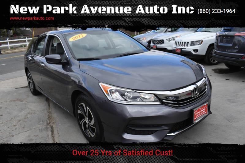 The 2017 Honda ACCORD SEDAN LX CVT photos