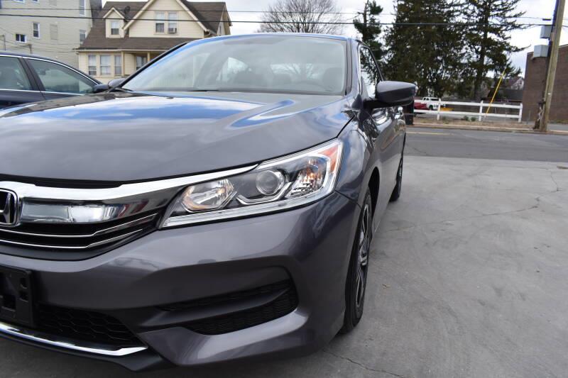 2017 Honda ACCORD SEDAN LX CVT photo