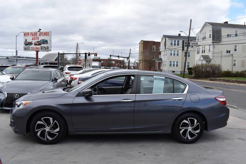 2017 Honda ACCORD SEDAN LX CVT photo