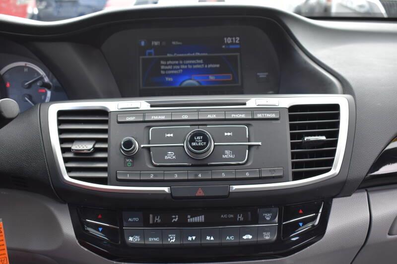 2017 Honda ACCORD SEDAN LX CVT photo