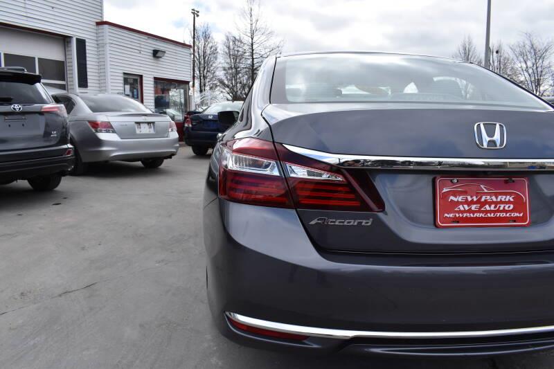 2017 Honda ACCORD SEDAN LX CVT photo