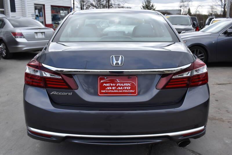 2017 Honda ACCORD SEDAN LX CVT photo