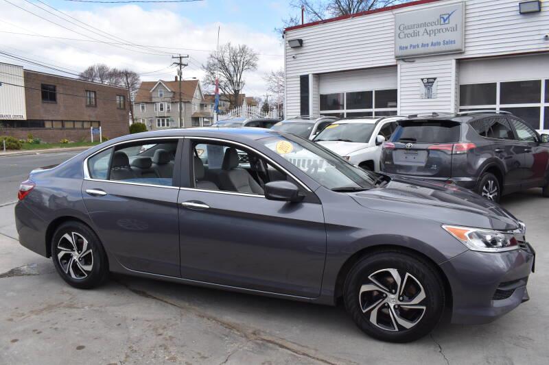 2017 Honda ACCORD SEDAN LX CVT photo
