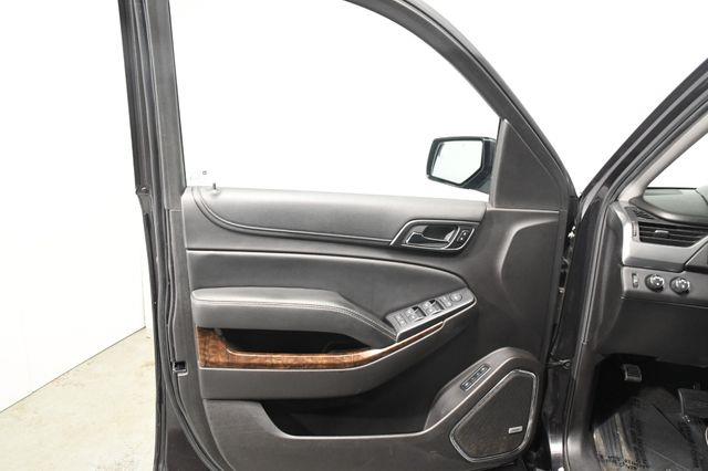 2016 Chevrolet Suburban LT w/ Nav/ DvD/ Safety Tech photo