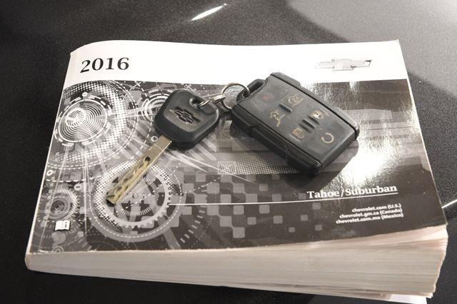 2016 Chevrolet Suburban LT w/ Nav/ DvD/ Safety Tech photo