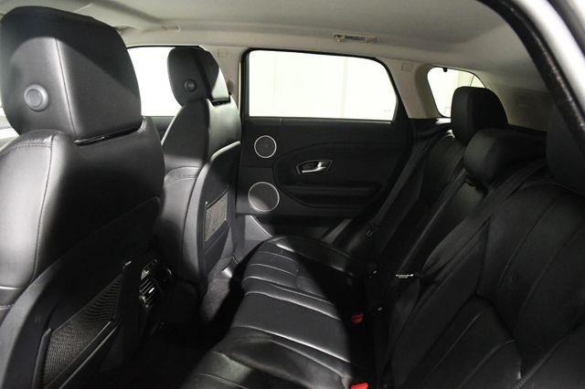 2016 Land Rover Range Rover Evoque SE photo