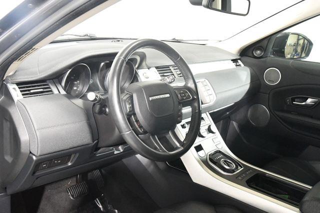 2016 Land Rover Range Rover Evoque SE photo