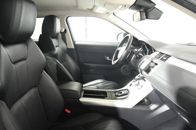 2016 Land Rover Range Rover Evoque SE photo