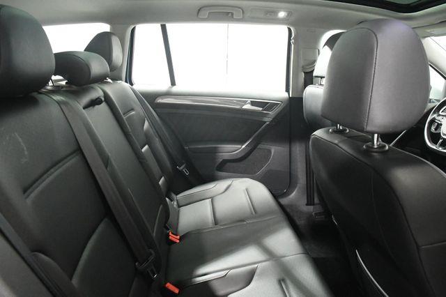 2017 Volkswagen Golf Alltrack SE photo