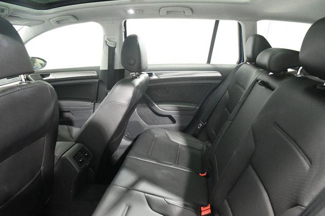 2017 Volkswagen Golf Alltrack SE photo