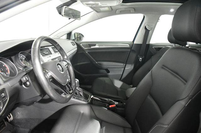 2017 Volkswagen Golf Alltrack SE photo