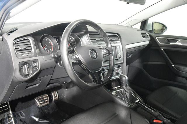 2017 Volkswagen Golf Alltrack SE photo