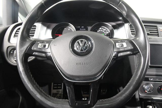 2017 Volkswagen Golf Alltrack SE photo