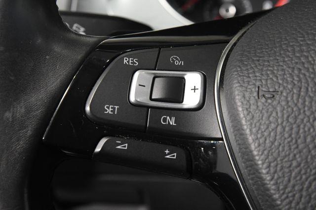 2017 Volkswagen Golf Alltrack SE photo