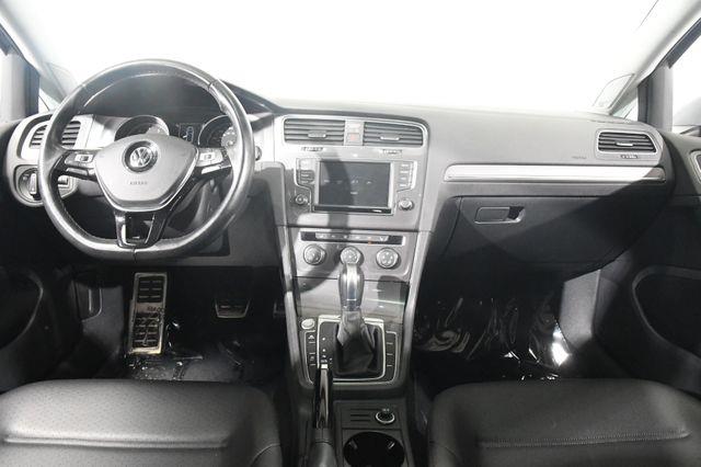 2017 Volkswagen Golf Alltrack SE photo