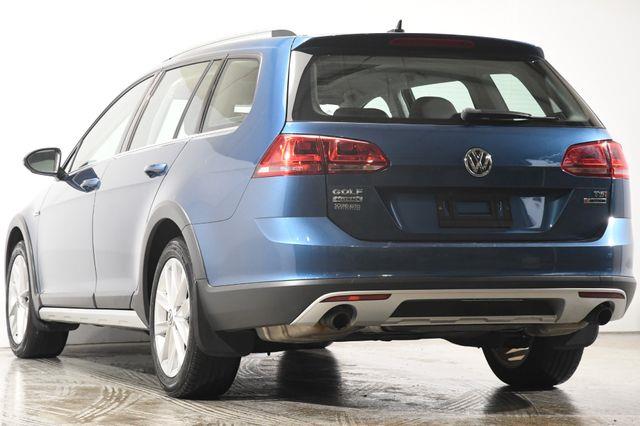 2017 Volkswagen Golf Alltrack SE photo
