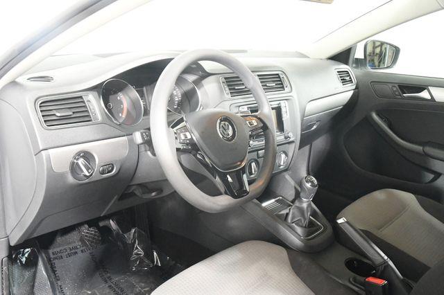 2017 Volkswagen Jetta 1.4T S w/ Heated Seats photo