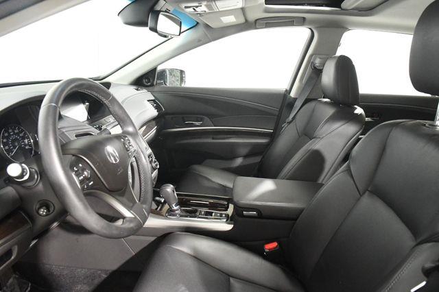 2017 Acura RLX w/Technology Pkg photo