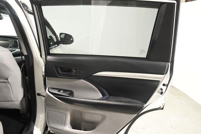 2018 Toyota Highlander LE Plus photo