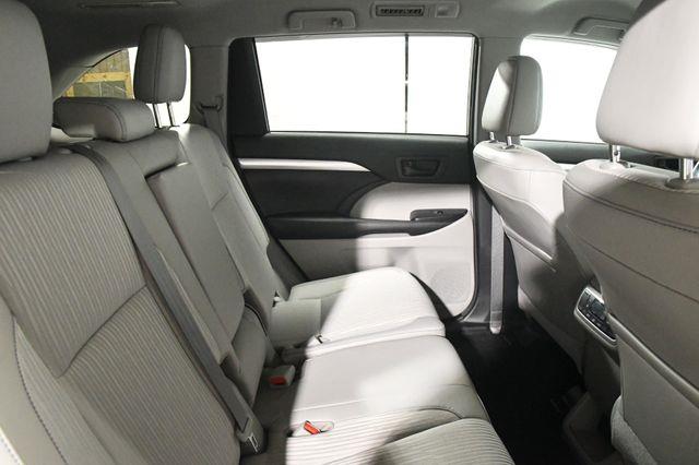 2018 Toyota Highlander LE Plus photo