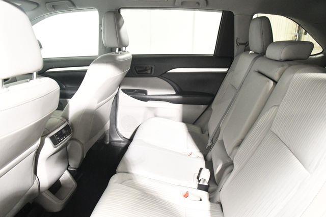 2018 Toyota Highlander LE Plus photo